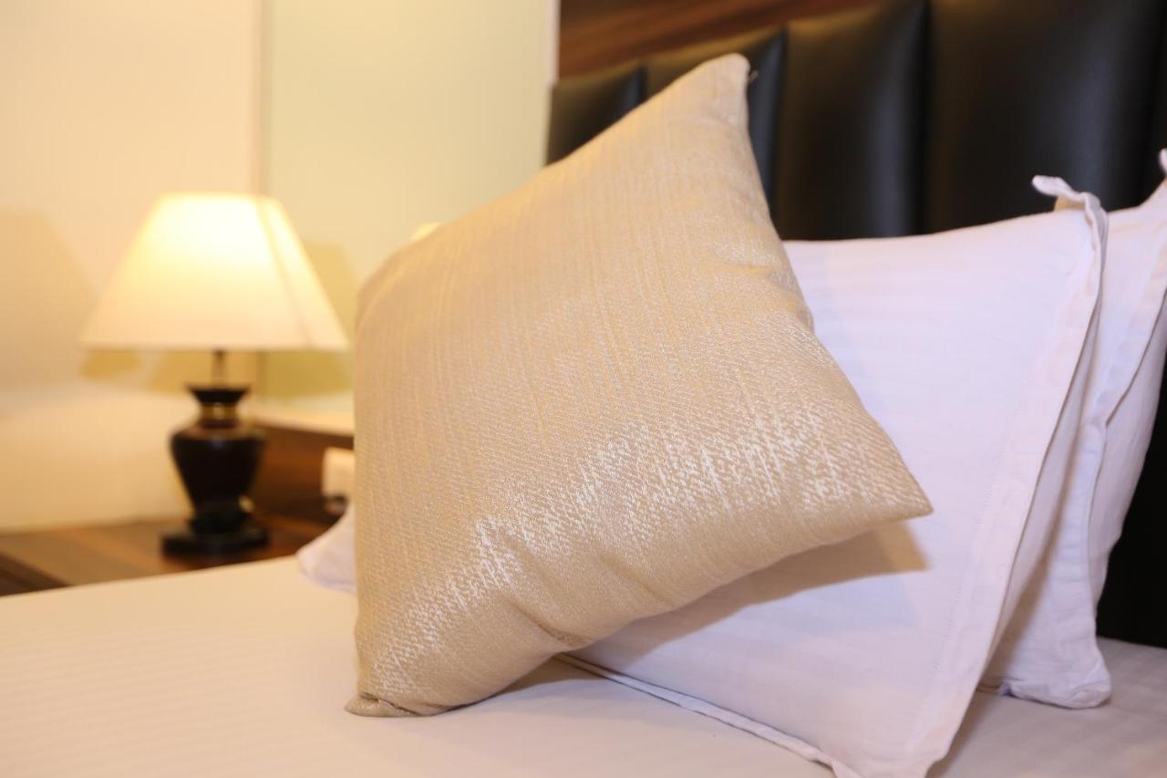 Gulf Hotel Mumbai Ngoại thất bức ảnh
